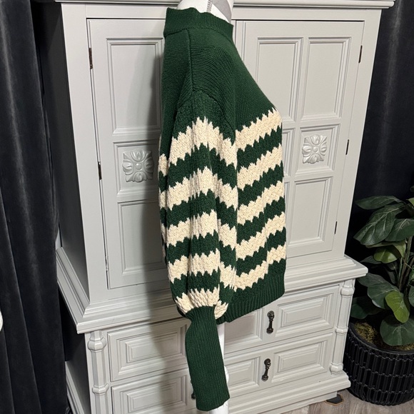 Vine & Love Green and Cream Striped Sweater Size Large - Picture 6 of 10